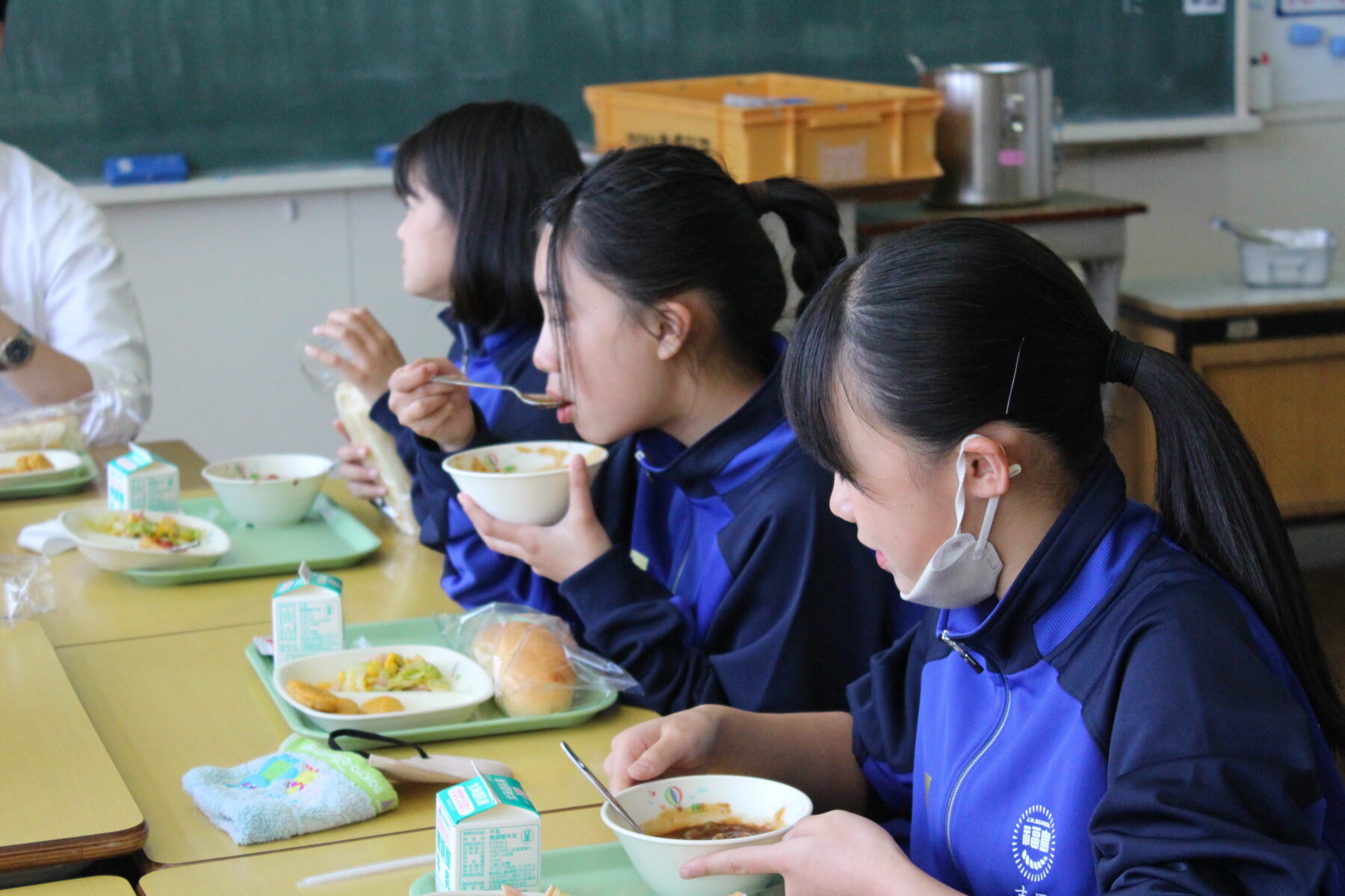 おいしい給食 3枚目写真