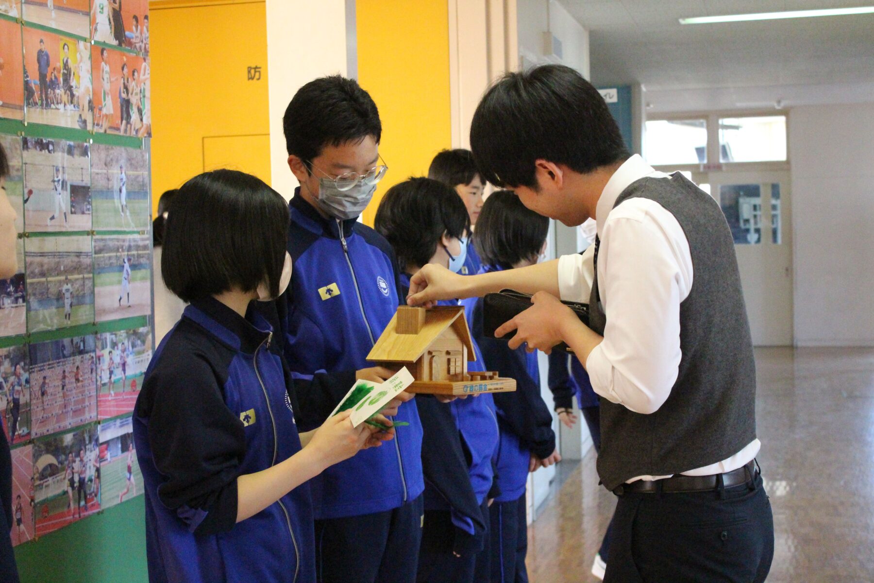 緑の羽根募金　２日目 3枚目写真