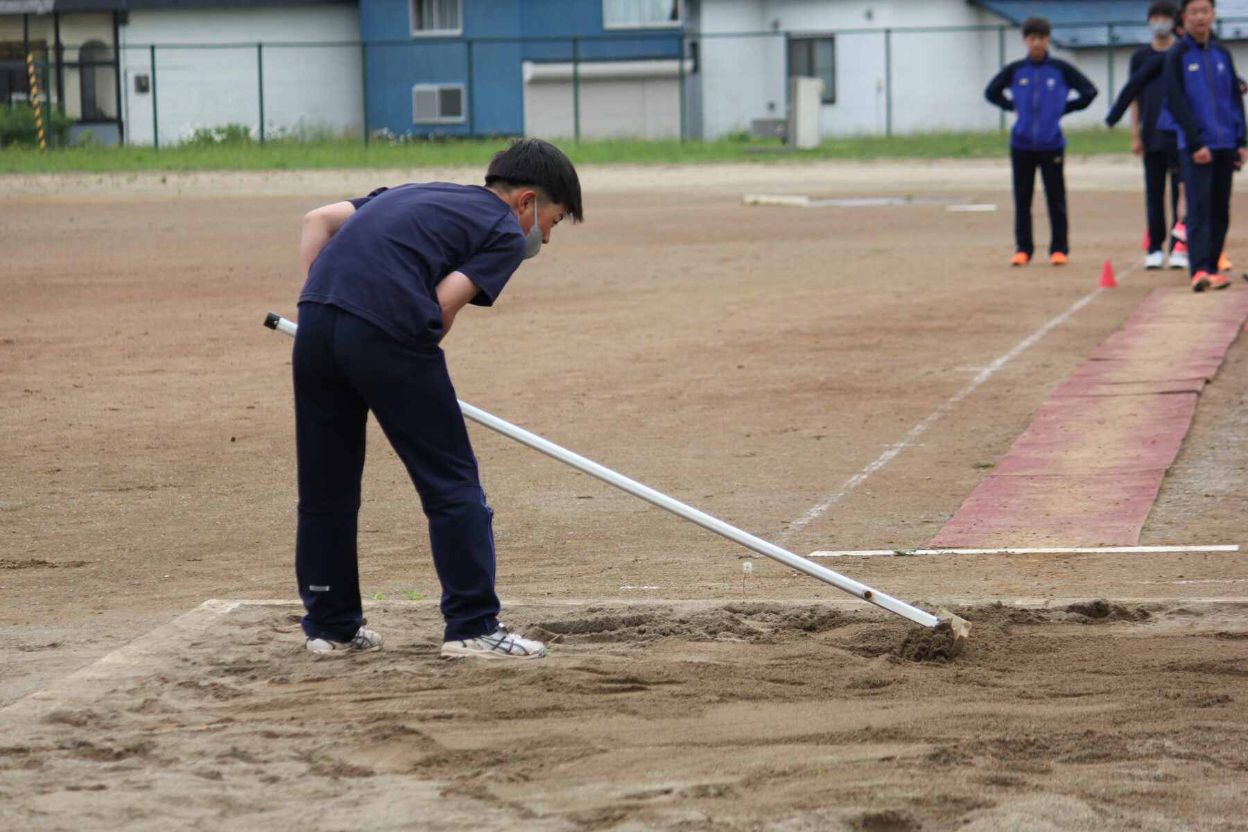 ３年体育　走り幅跳び 4枚目写真