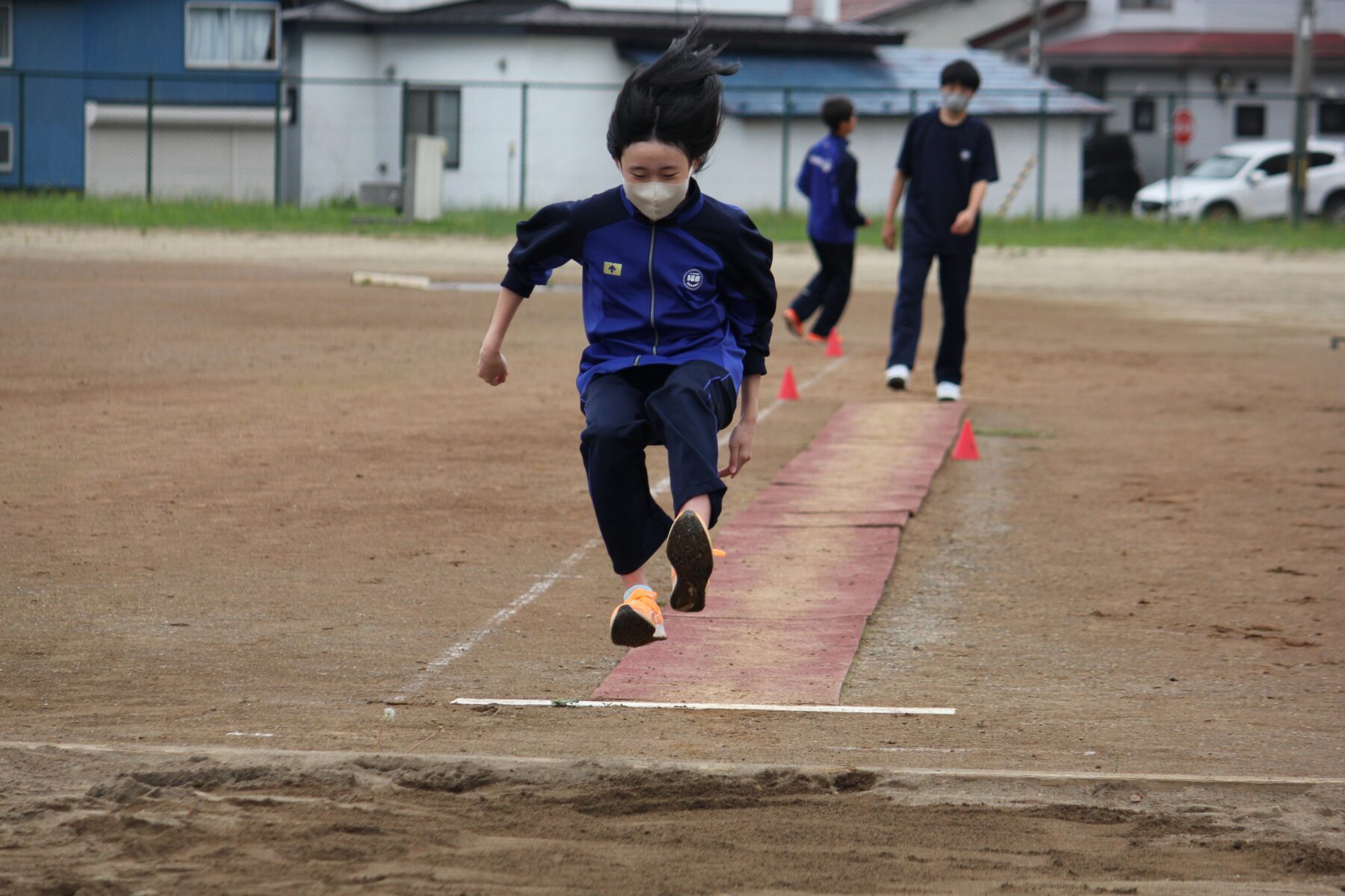 ３年生体育　走り幅跳び 7枚目写真