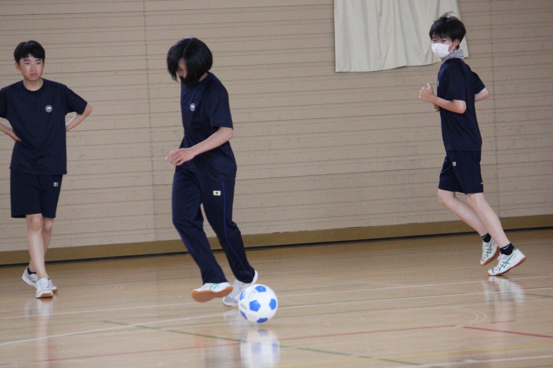 ３年生は迫力が違います　サッカー　その１ 4枚目写真