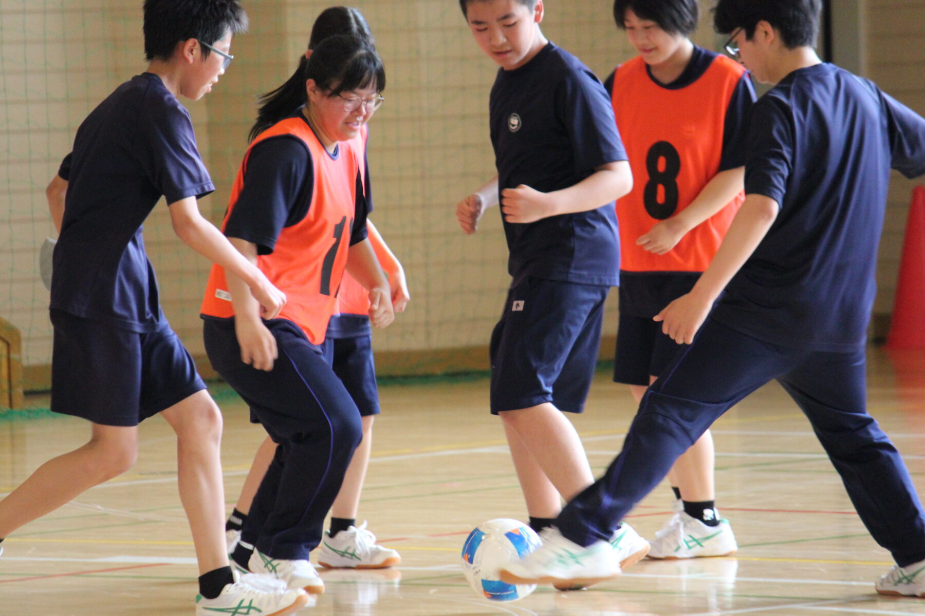 サッカー　１年生ゲームです 5枚目写真