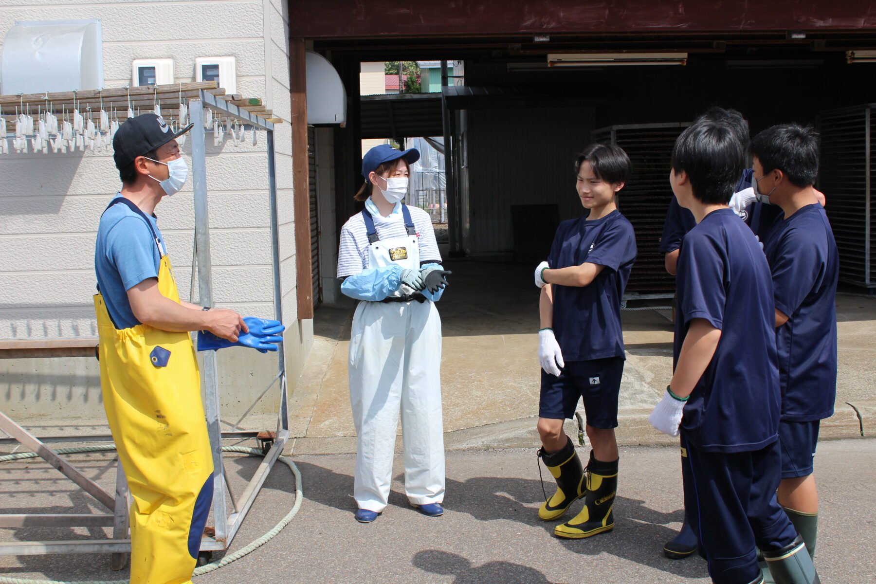 ２年総合的な学習の時間　コンブ漁体験　その１ 3枚目写真