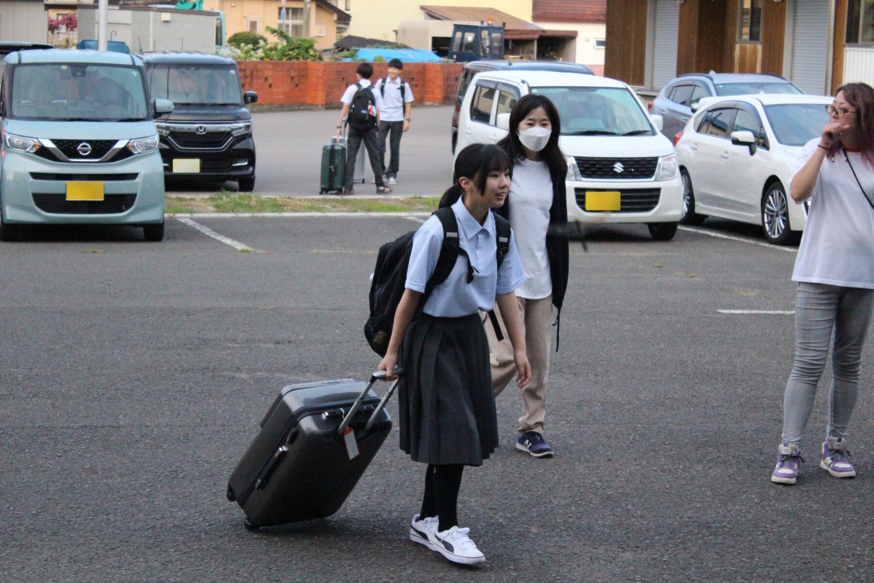 見学旅行団出発しました 4枚目写真