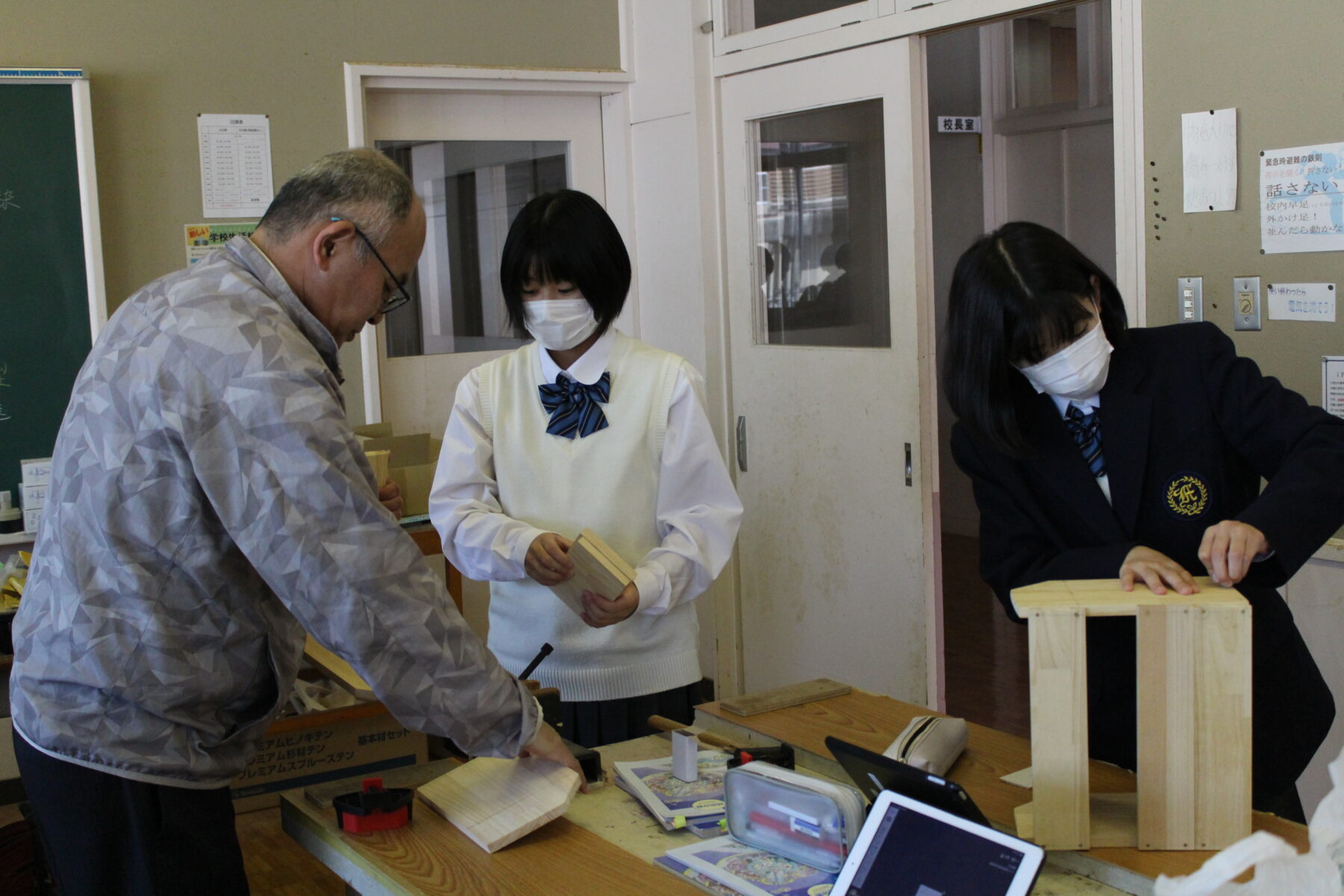 完成間近、木工作品 8枚目写真