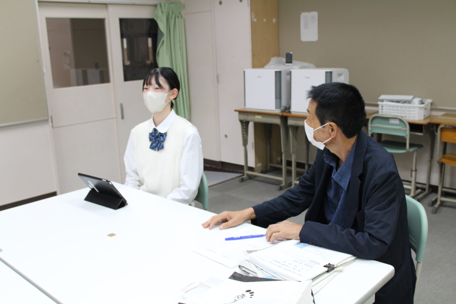 CS学校運営協議会と生徒会書記局との交流会 6枚目写真