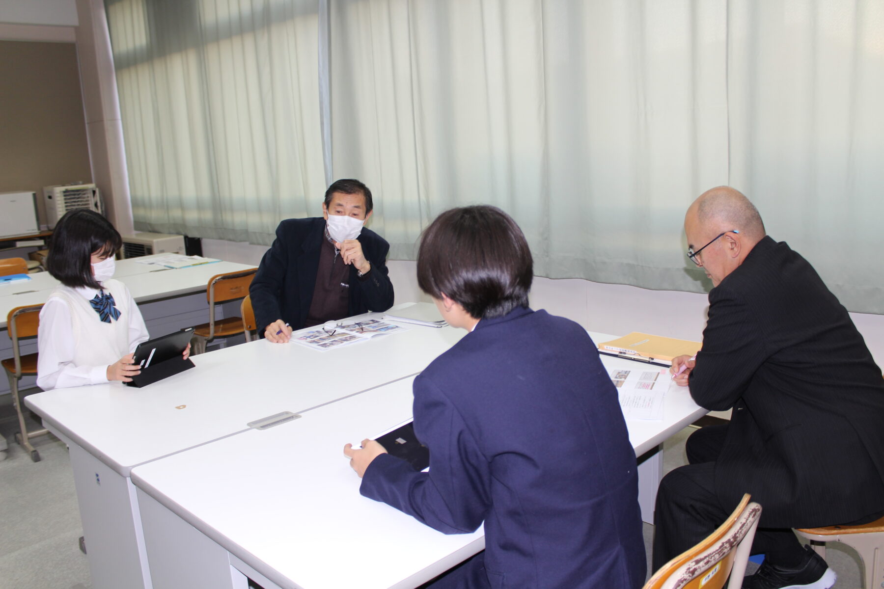 CS学校運営協議会と生徒会書記局との交流会 8枚目写真