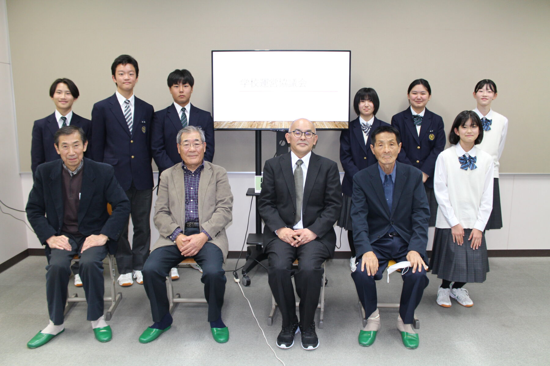 CS学校運営協議会と生徒会書記局との交流会 10枚目写真