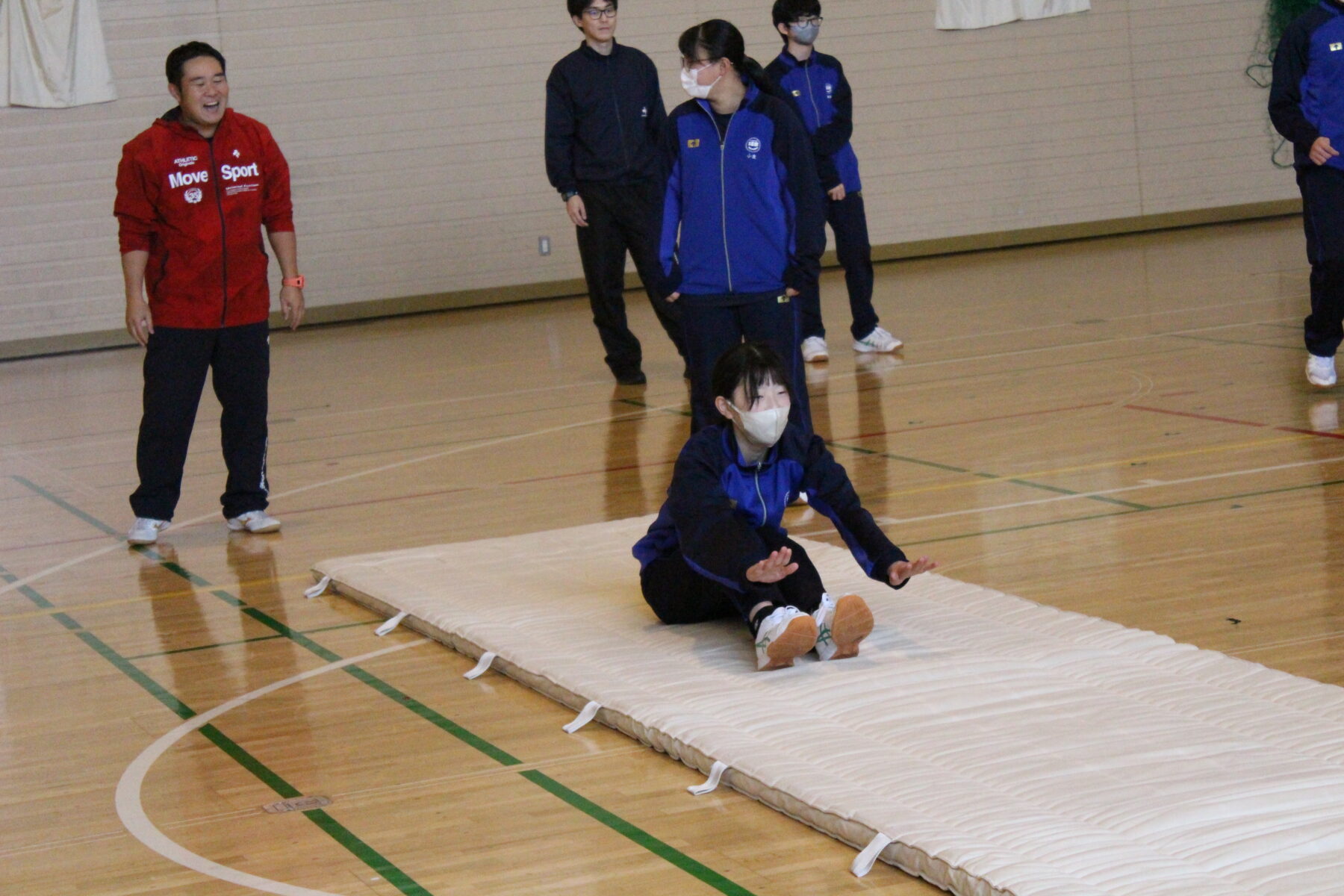 器械運動 2枚目写真