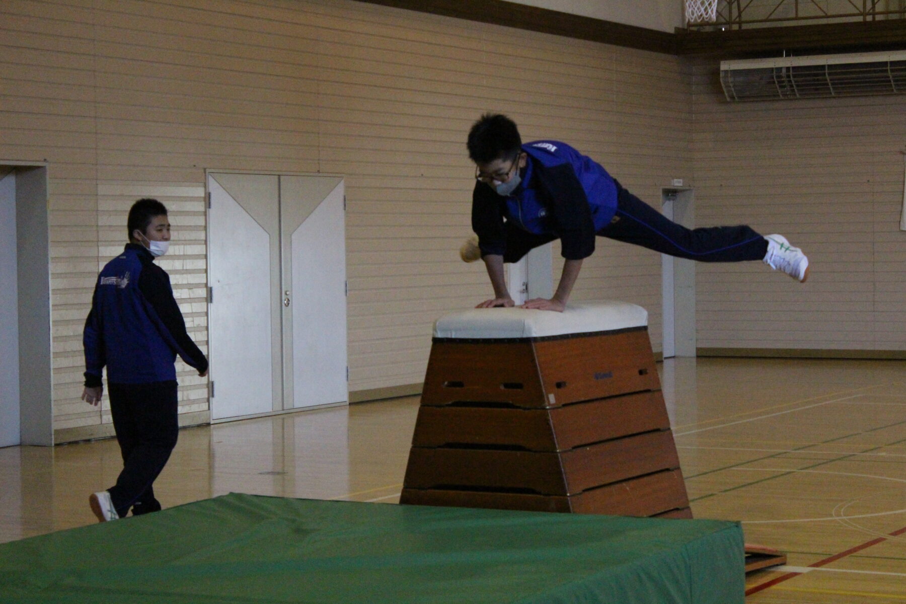 器械運動 8枚目写真