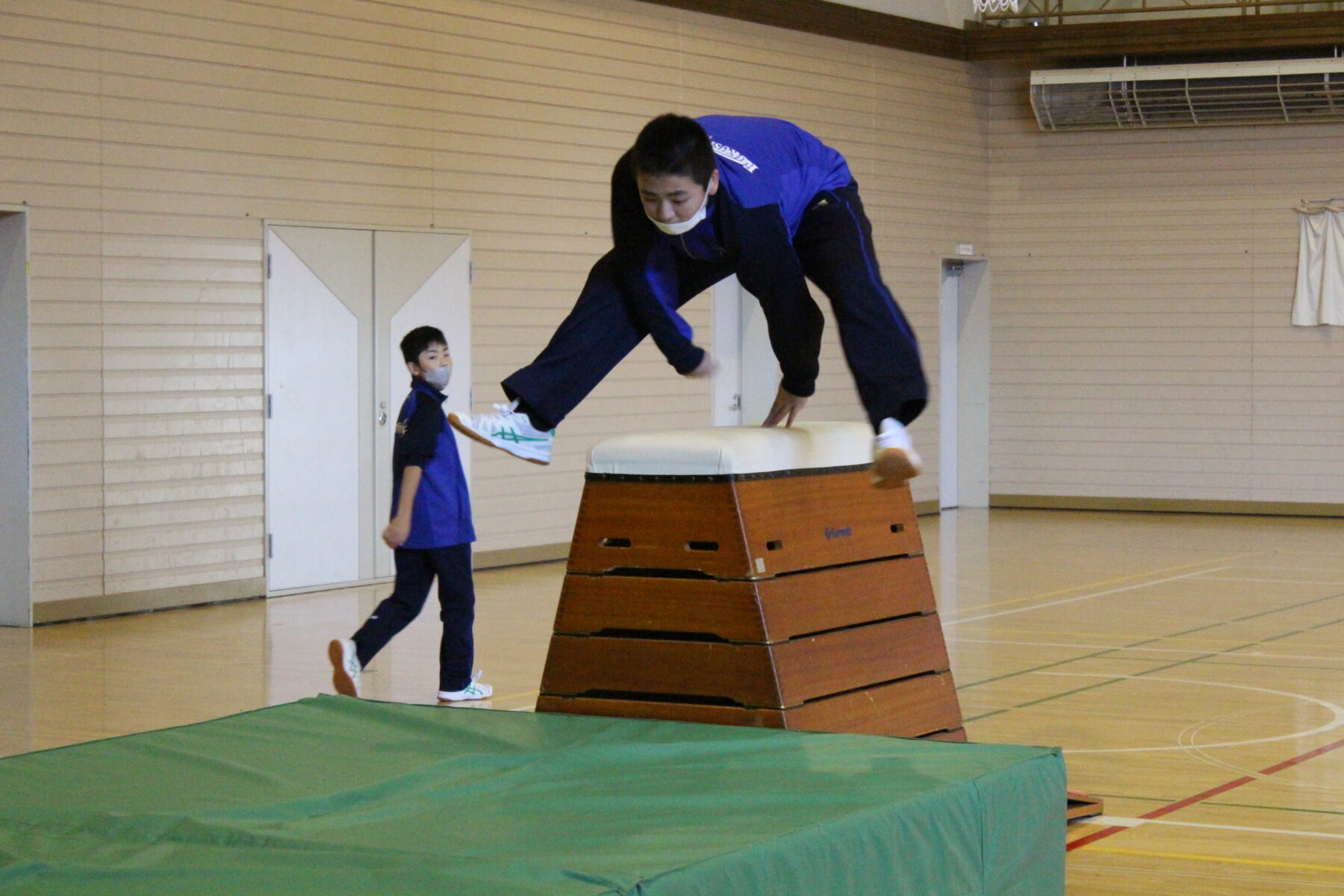 器械運動 9枚目写真