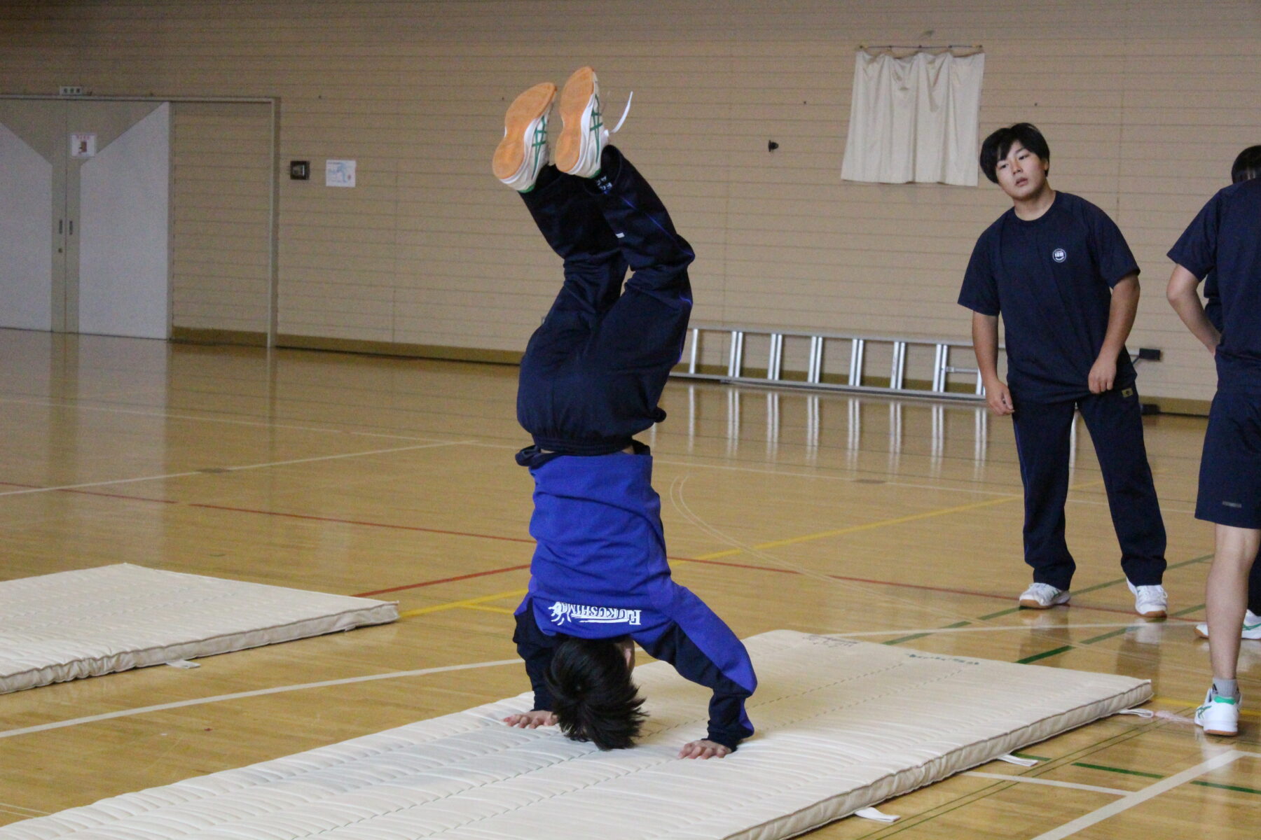 器械運動　２年生 1枚目写真