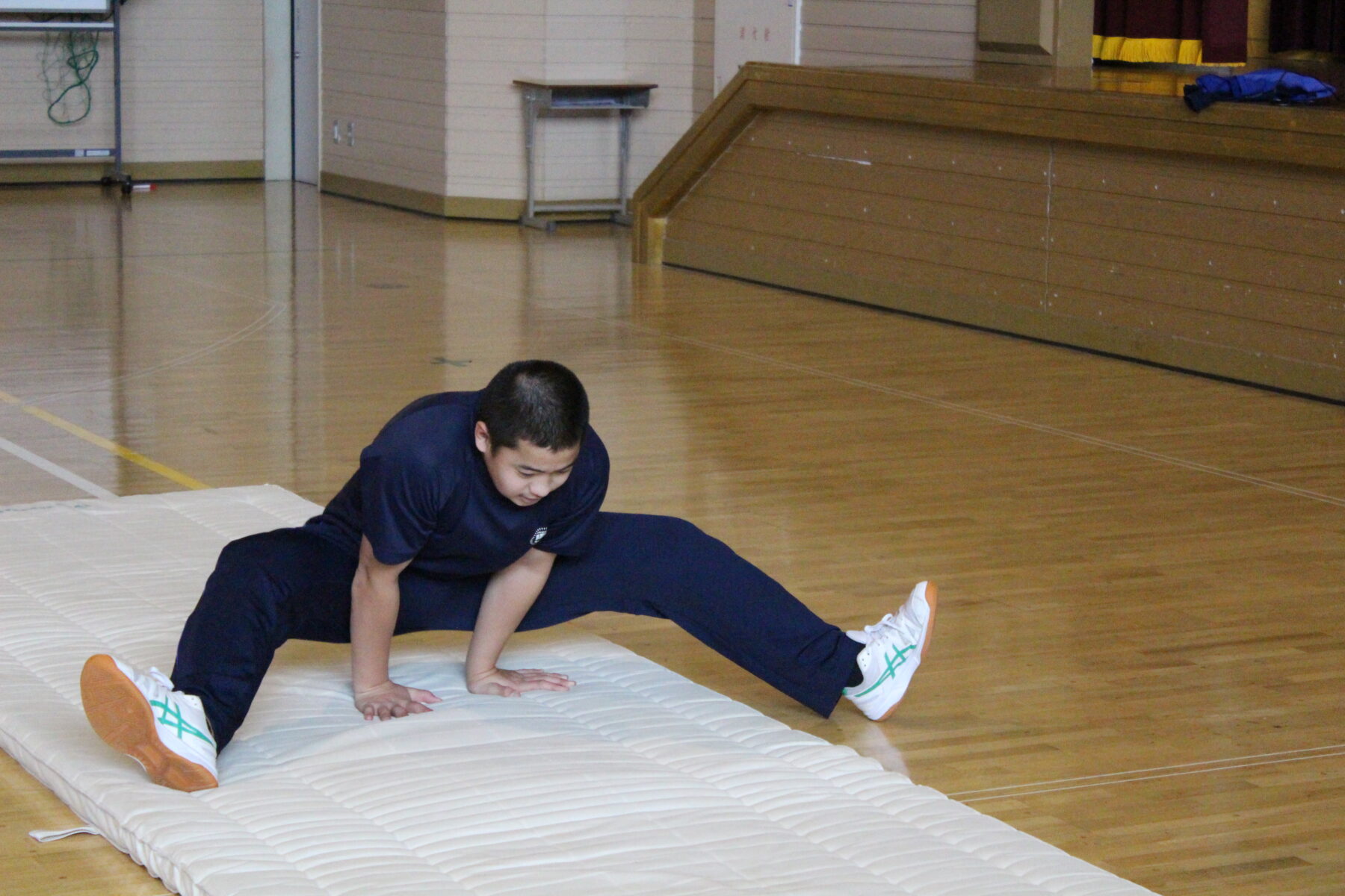 器械運動　２年生 3枚目写真