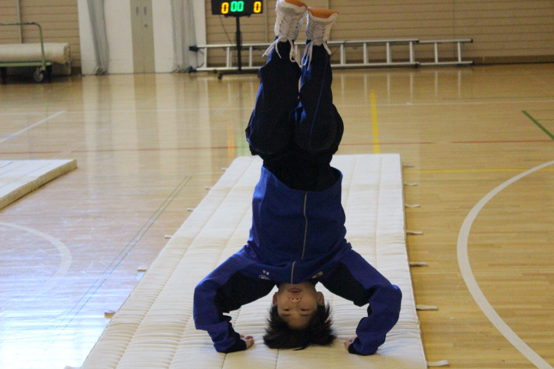 器械運動　連続技のテスト 1枚目写真