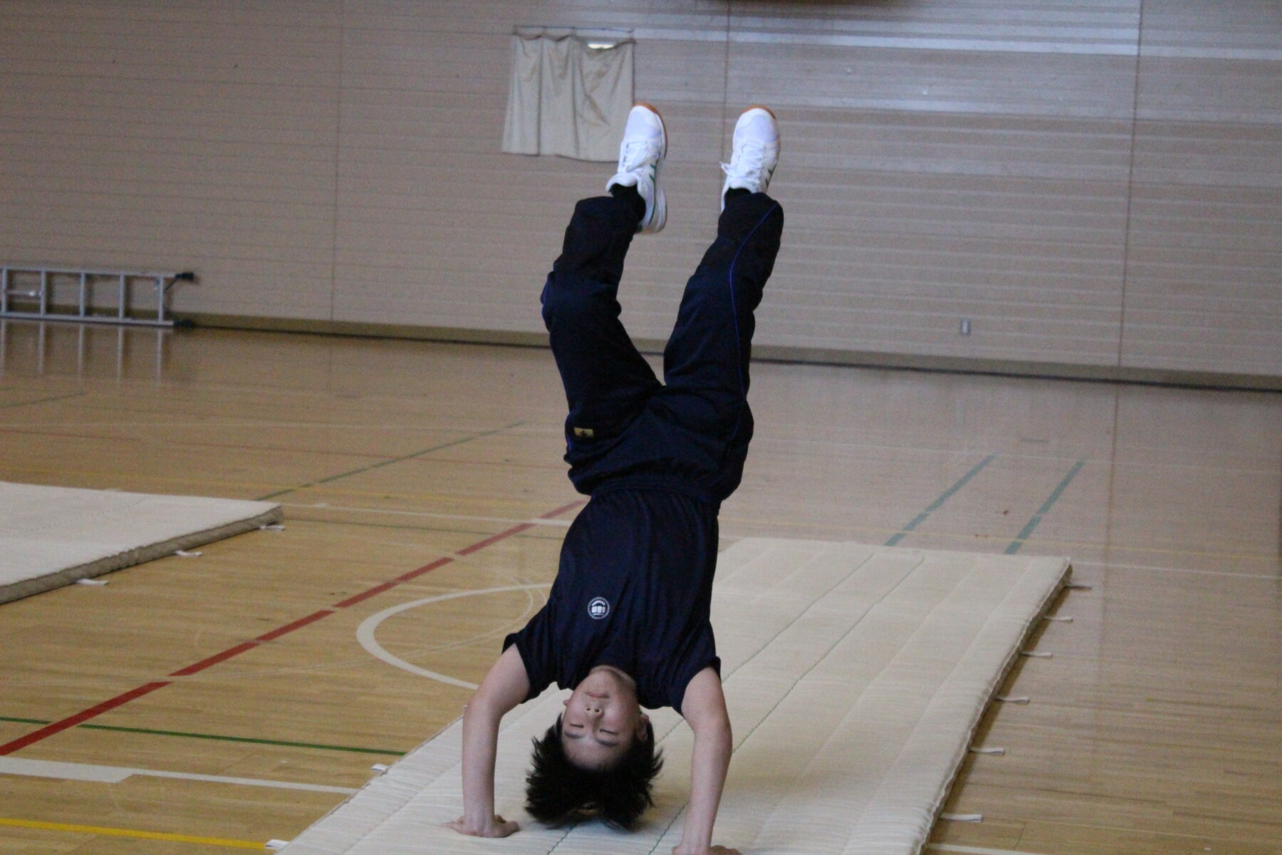 器械運動　連続技のテスト 9枚目写真