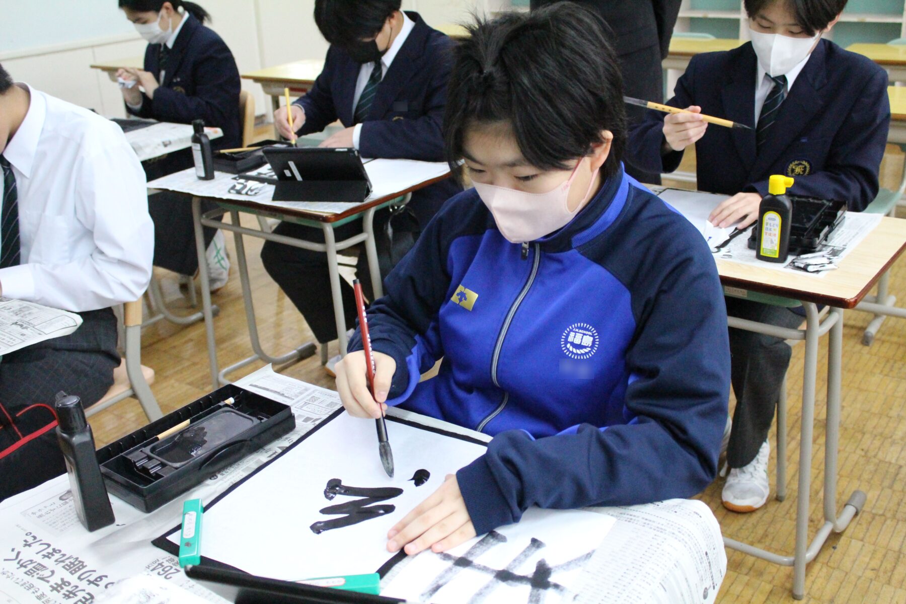 ２年生全員元気に復帰　復帰１時間目は書写 4枚目写真