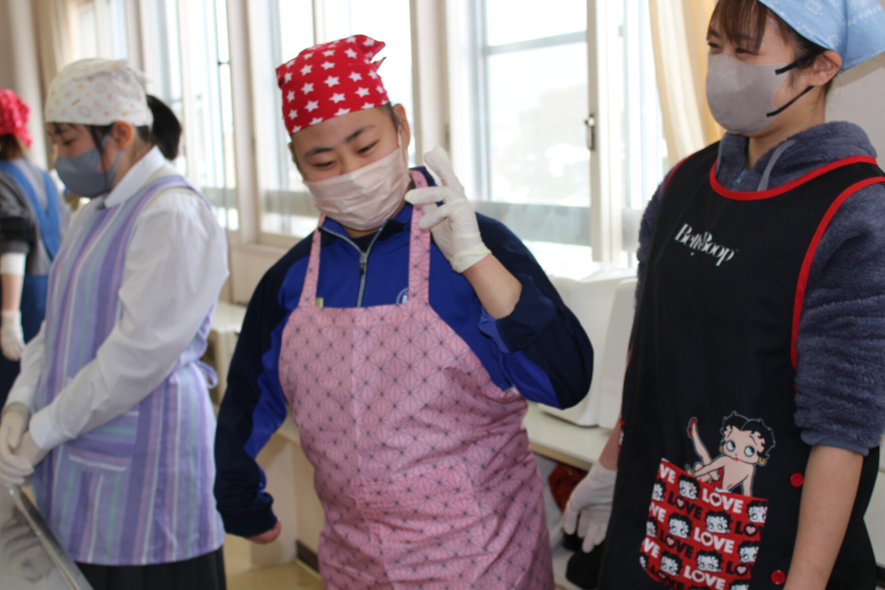 ３年総合的な学習の時間　郷土料理体験 2枚目写真