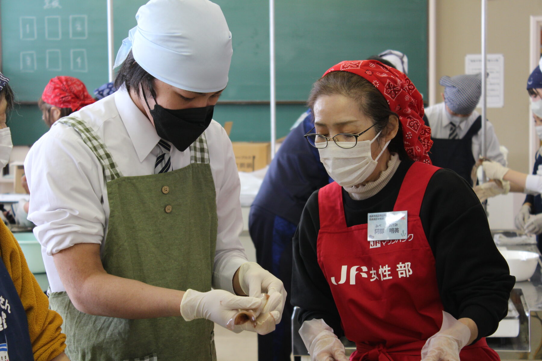 ３年総合的な学習の時間　郷土料理体験その２ 1枚目写真