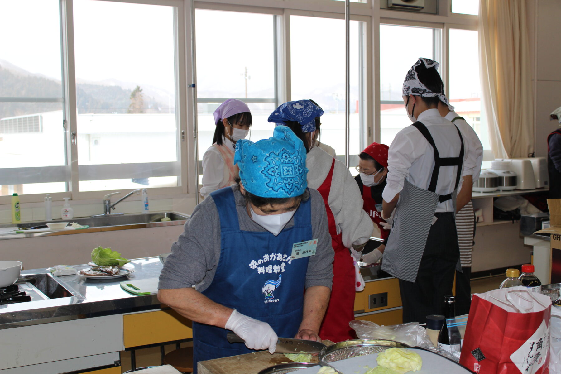 ３年総合的な学習の時間　郷土料理体験その３ 2枚目写真