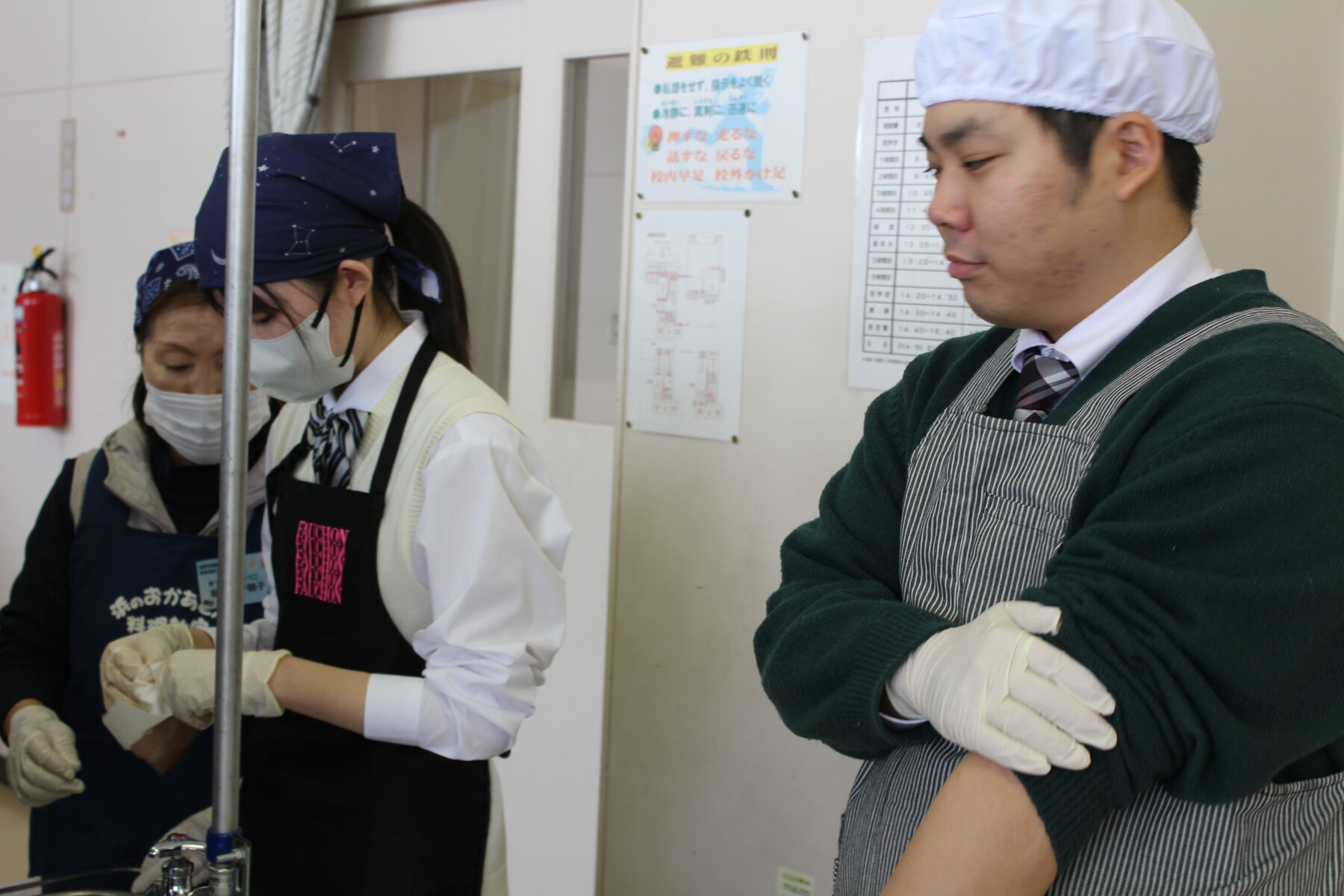 ３年総合的な学習の時間　郷土料理体験その３ 4枚目写真