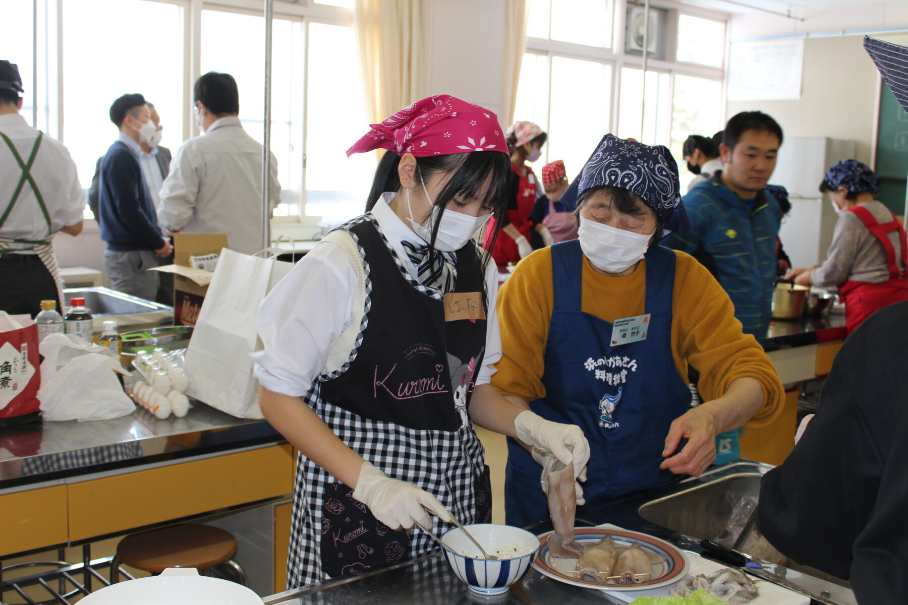 ３年総合的な学習の時間　郷土料理体験その４ 4枚目写真