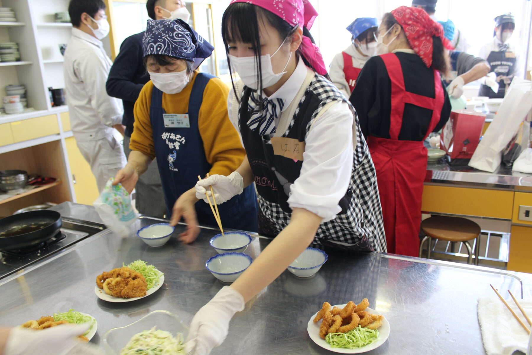 ３年総合的な学習の時間　郷土料理体験その５ 7枚目写真