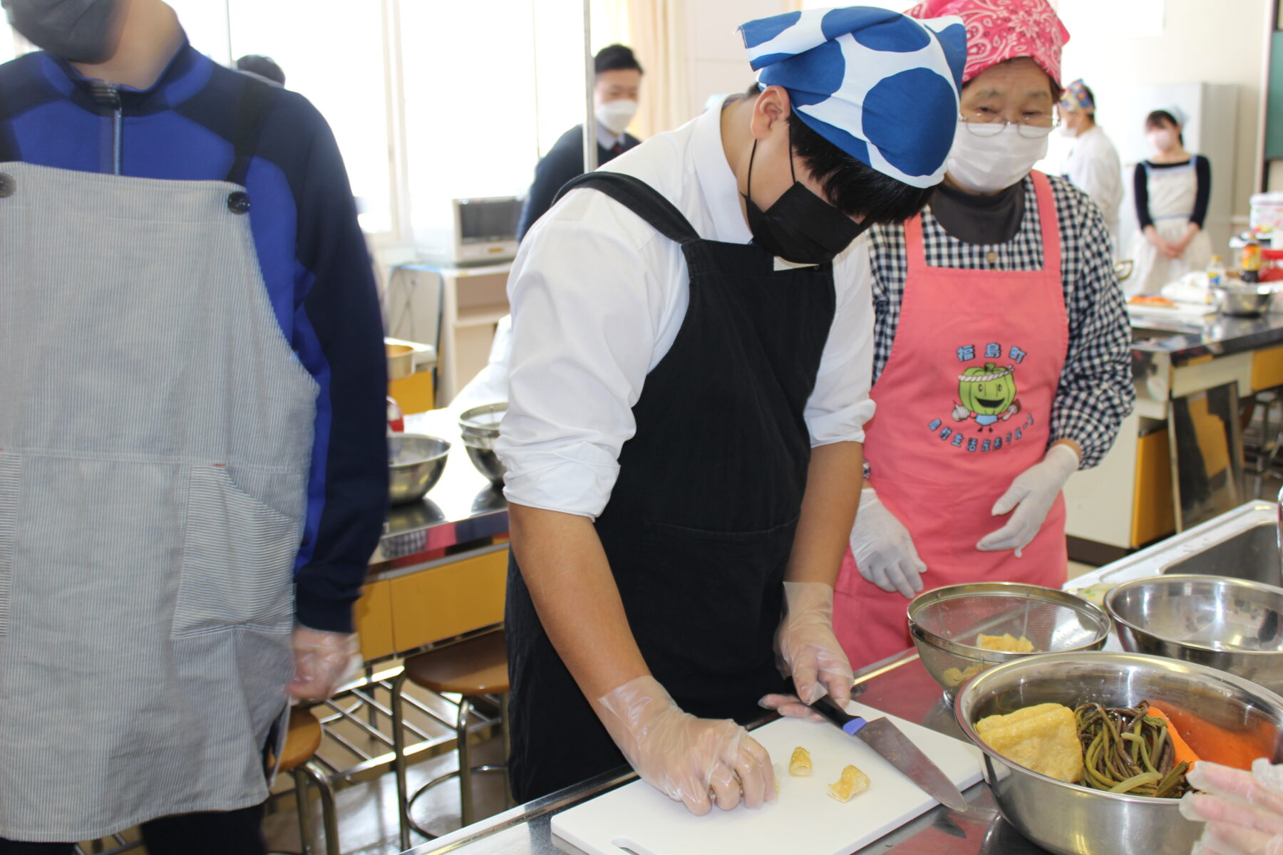 郷土料理体験　１・２年生　その２ 2枚目写真