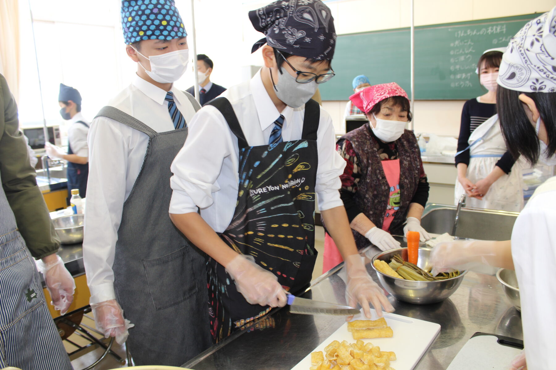 郷土料理体験　１・２年生　その２ 8枚目写真