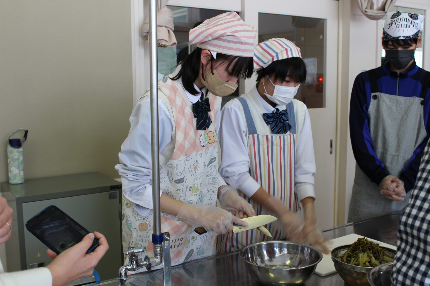 郷土料理体験　１・２年生　その３ 8枚目写真