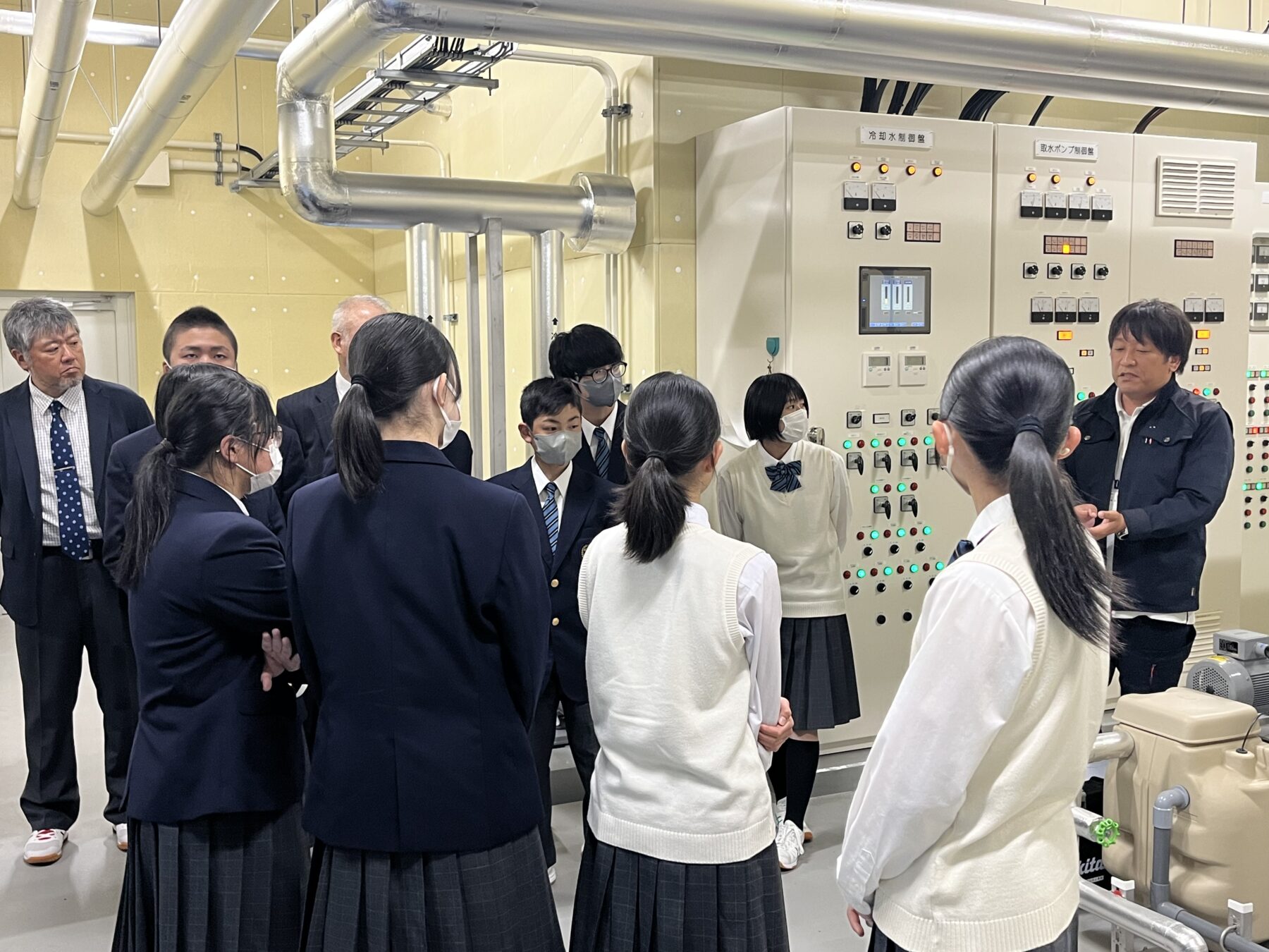 ２年生総合　福島町水産種苗生産センター見学 3枚目写真