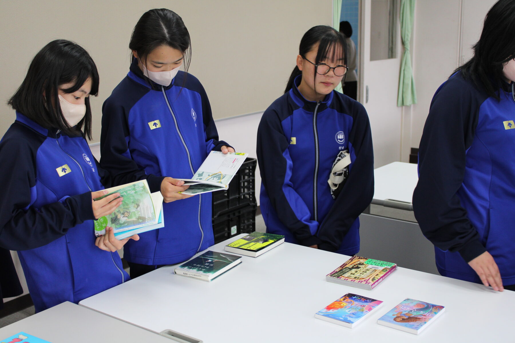 1年生　福島町移動図書 6枚目写真