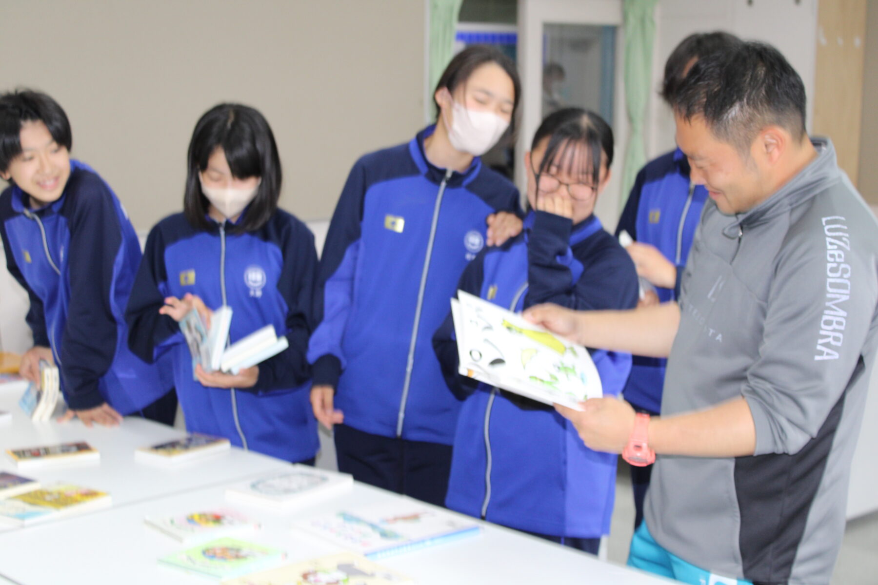 1年生　福島町移動図書 8枚目写真