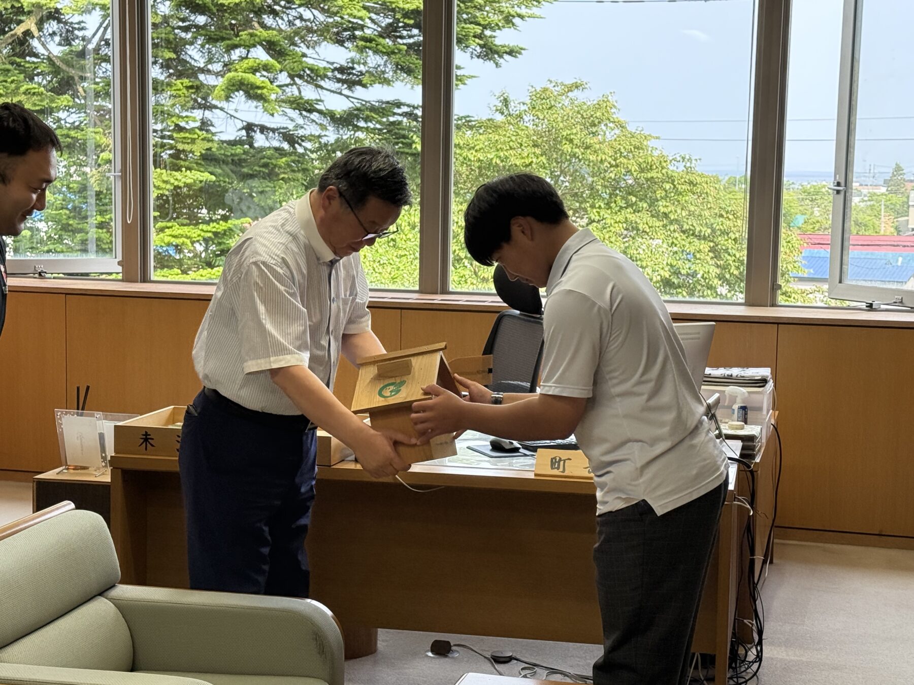 緑の羽根募金伝達 2枚目写真