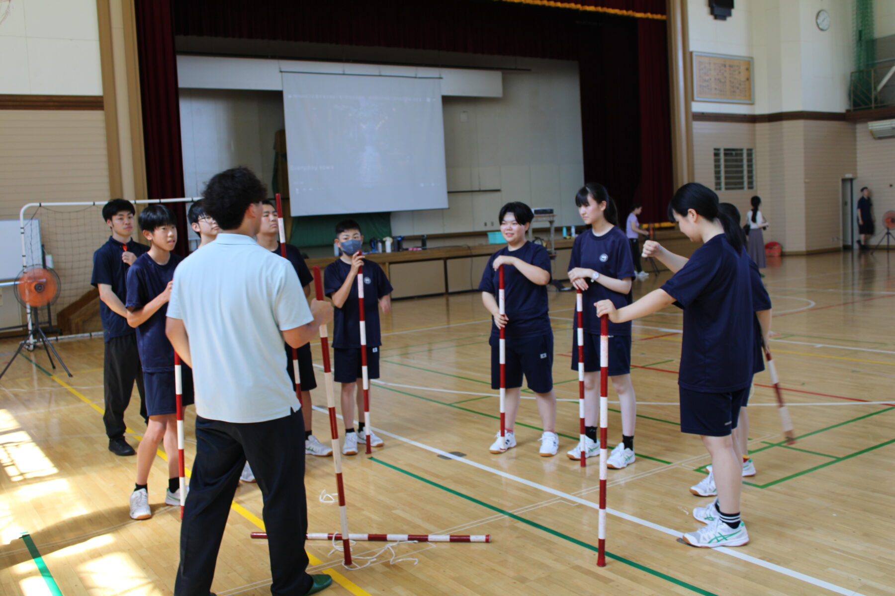 総合的な学習　全校生徒による地域伝統芸能体験会 3枚目写真