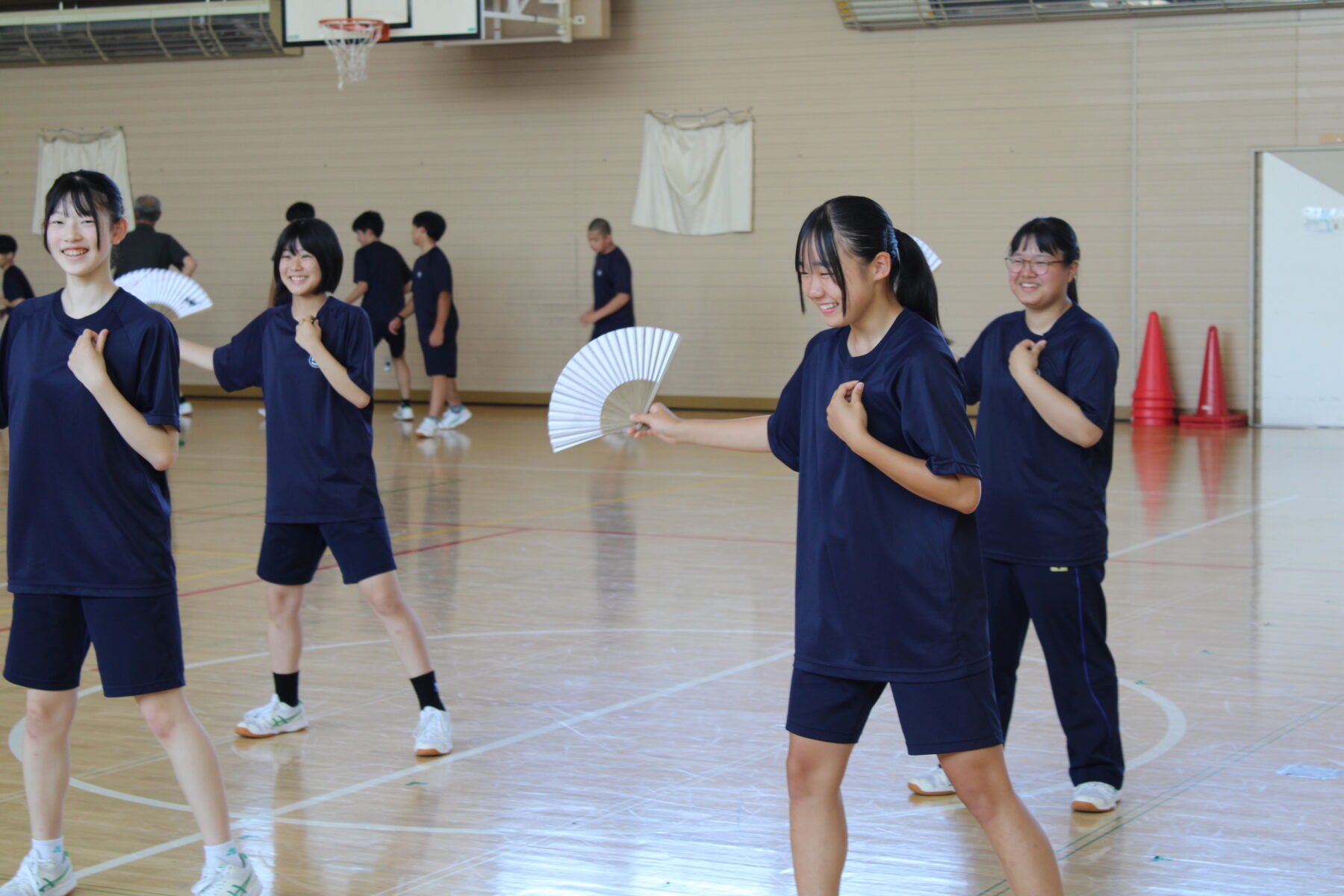 総合的な学習　全校生徒による地域伝統芸能体験会 4枚目写真