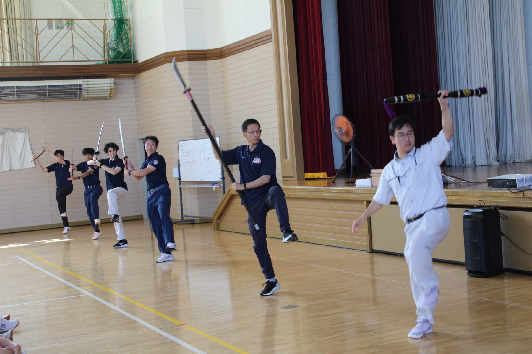 総合的な学習　１年生による伝統芸能体験会 2枚目写真