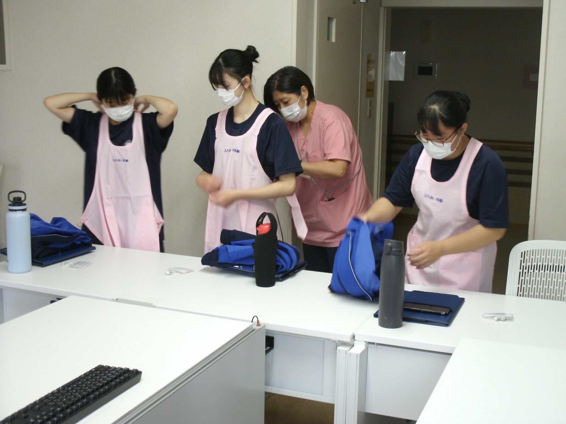 ２年生総合　職場体験（函館市内） 2枚目写真