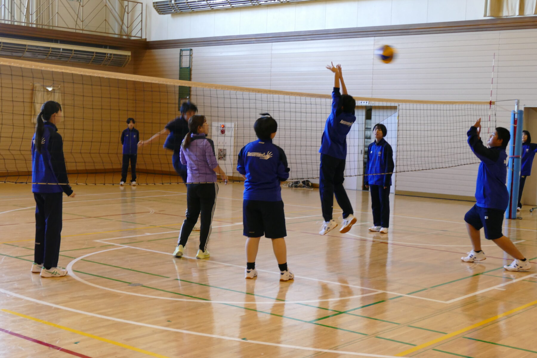 全校体育（バレーボール） 2枚目写真