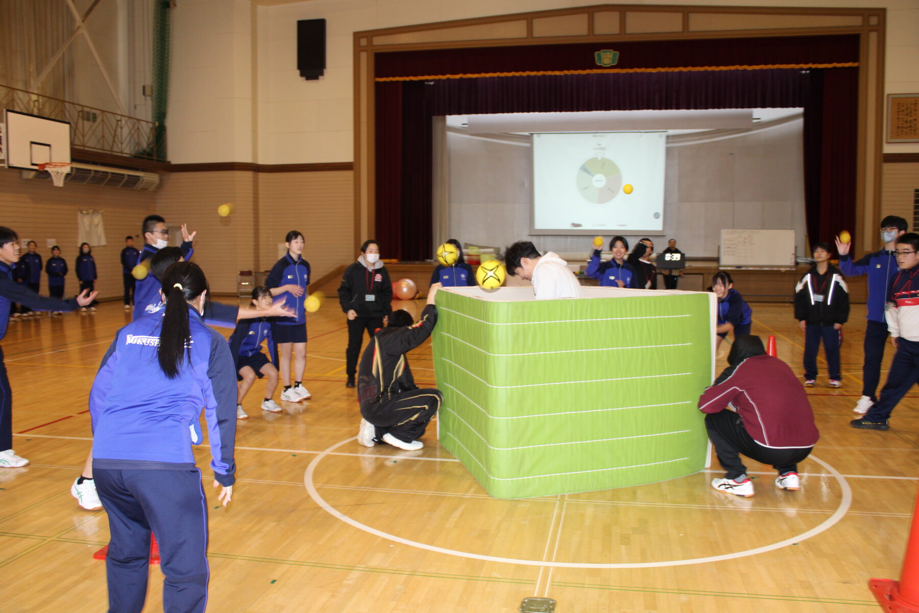 １，２年生　長崎県松浦市生徒交流（レクリエーション） 6枚目写真