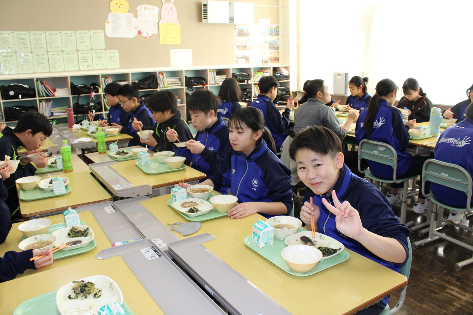 １，２年生　長崎県松浦市生徒交流（給食） 3枚目写真