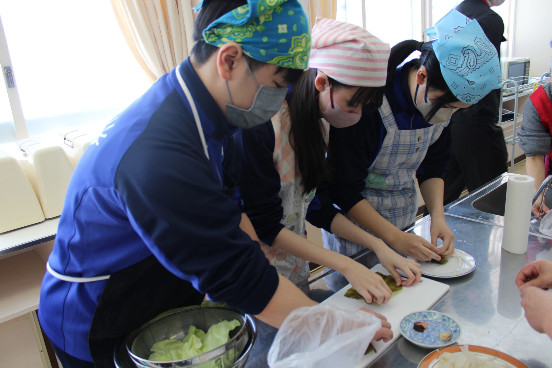 ３年生総合　郷土料理体験 6枚目写真