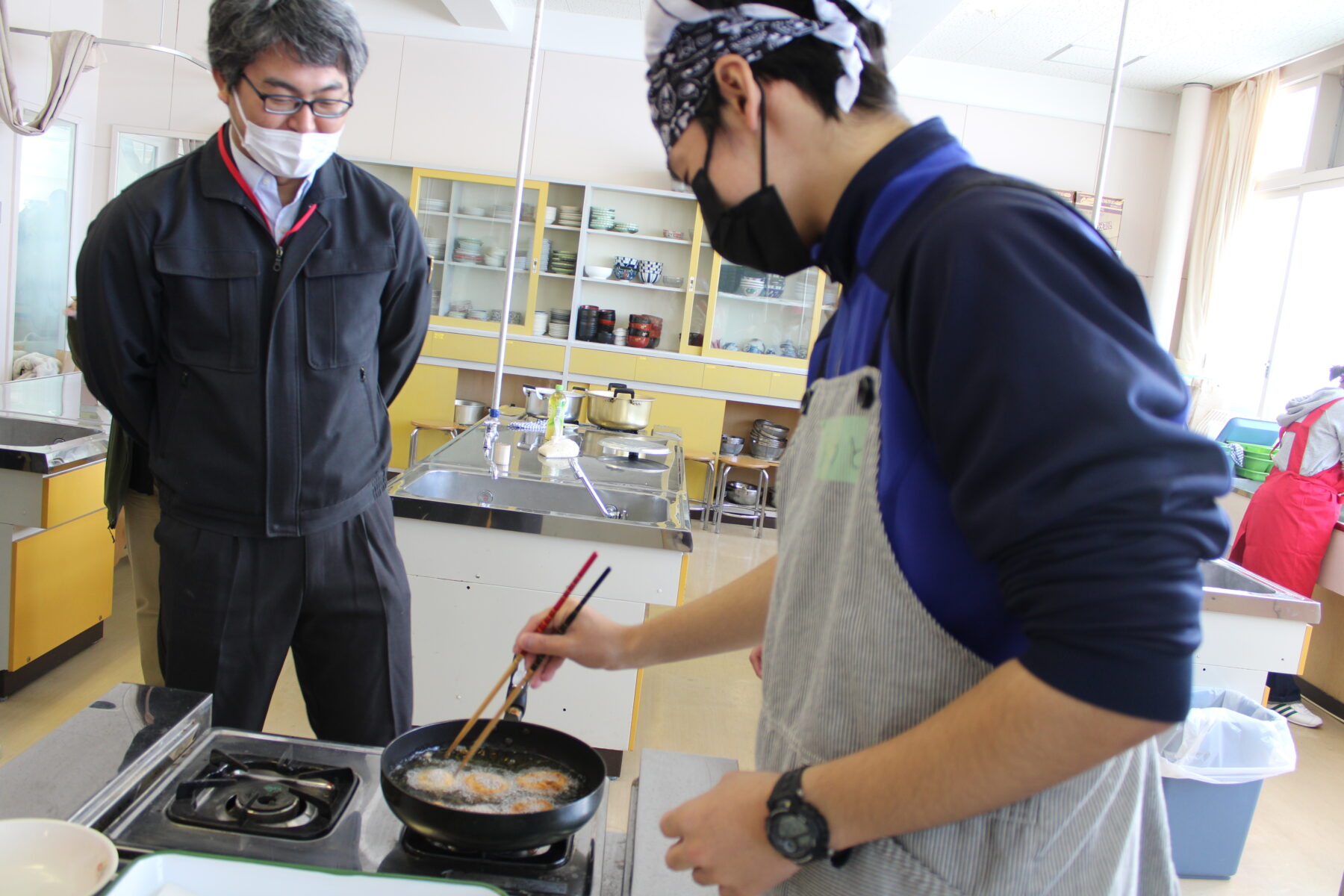 ３年生総合　郷土料理体験 9枚目写真