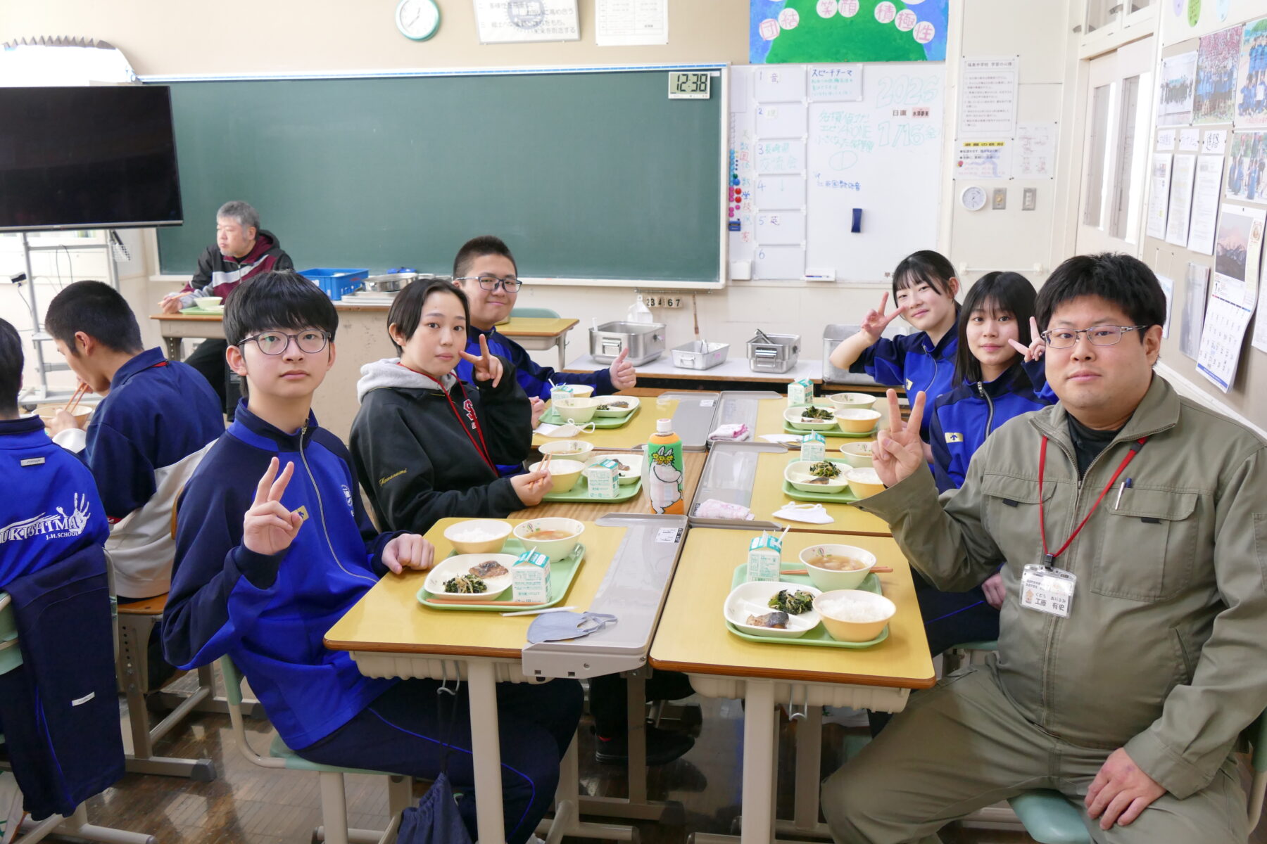 １，２年生　長崎県松浦市生徒交流（給食） 8枚目写真