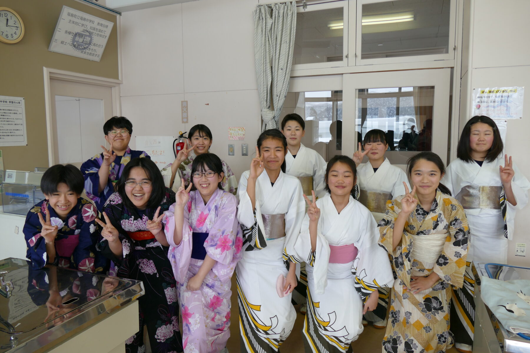 １年生家庭科　浴衣着つけ教室 3枚目写真