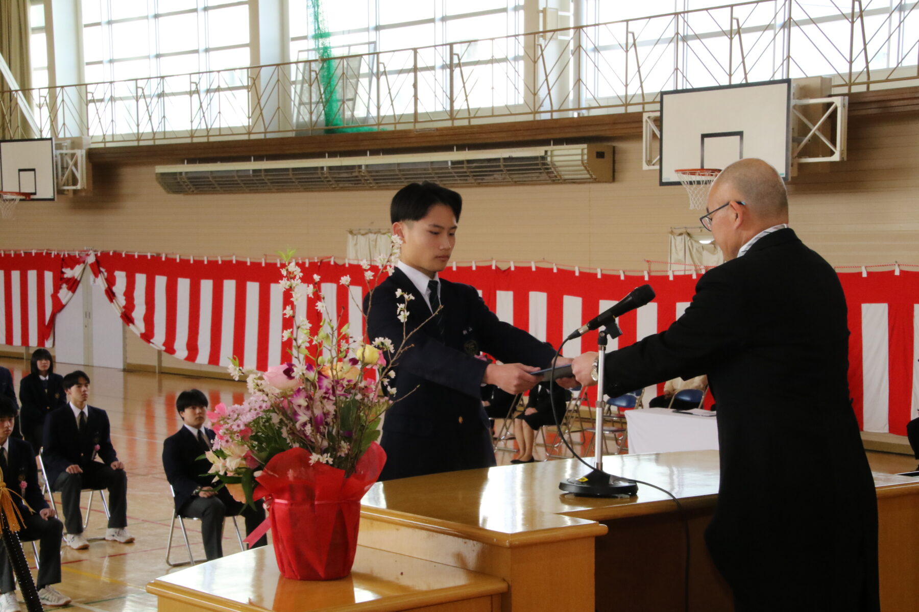 第７９回卒業証書授与式③ 3枚目写真