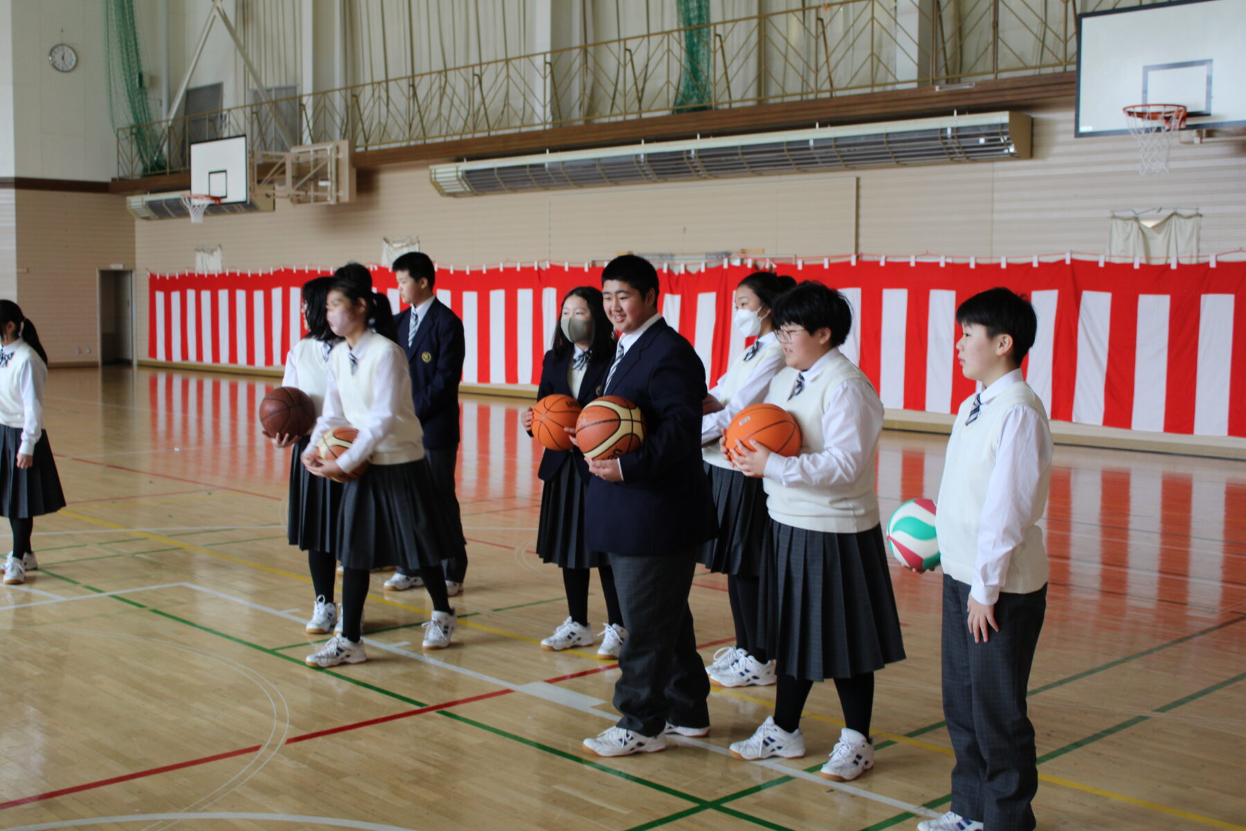 １年生学級レクリエーション 8枚目写真