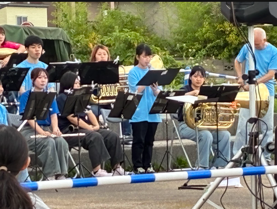 ８月１３日やるべ福島イカまつり（吹奏楽部オープニングアクト） 7枚目写真